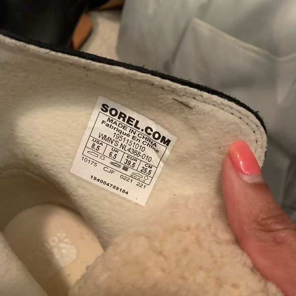 Sorel snowboots - Picture 11 of 11